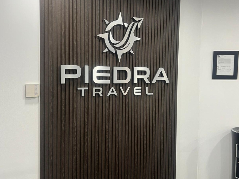 Piedra Travel Dimensional Logo 1