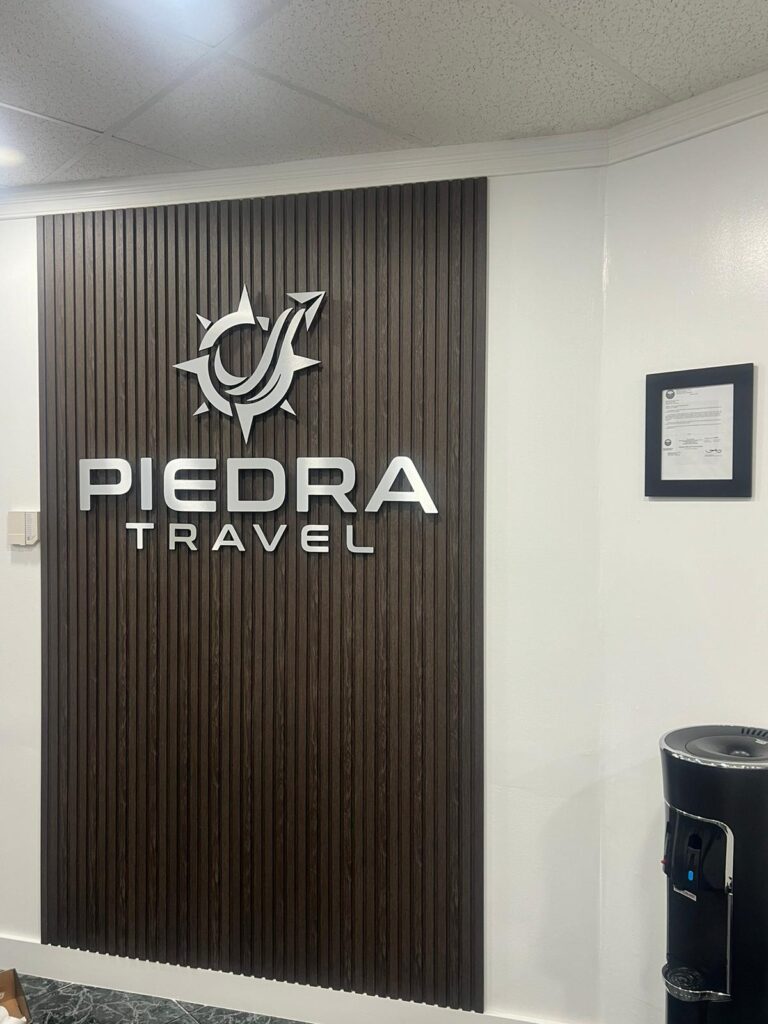 Piedra Travel Dimensional Logo 2